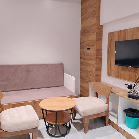 Hotel Pragati Inn Ahmednagar Dış mekan fotoğraf