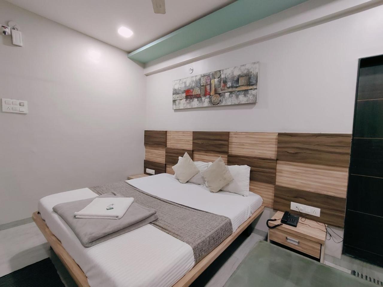 Hotel Pragati Inn Ahmednagar Dış mekan fotoğraf