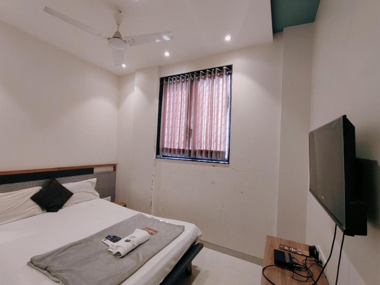 Hotel Pragati Inn Ahmednagar Dış mekan fotoğraf