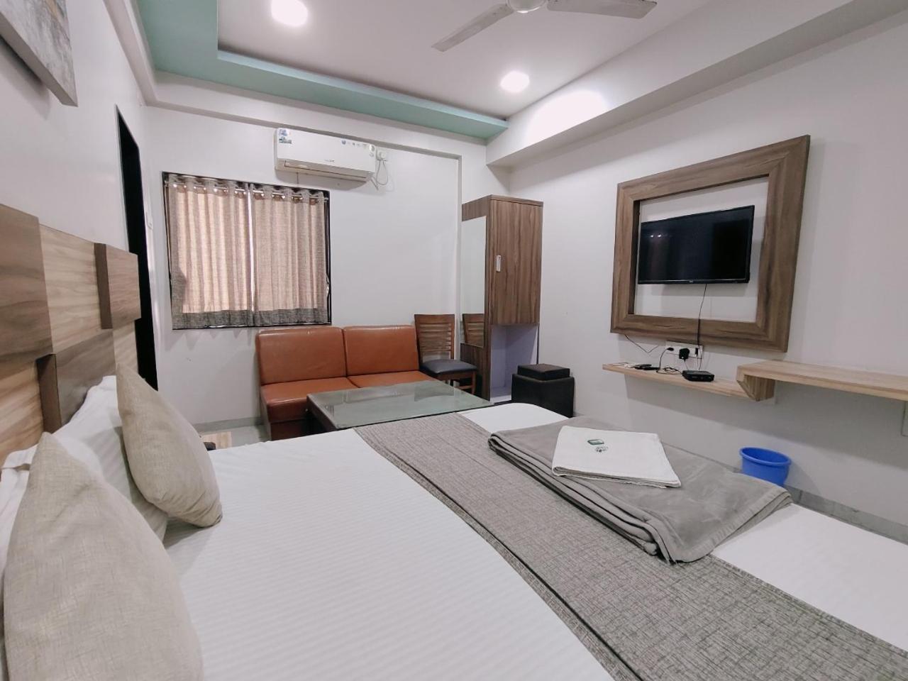 Hotel Pragati Inn Ahmednagar Dış mekan fotoğraf