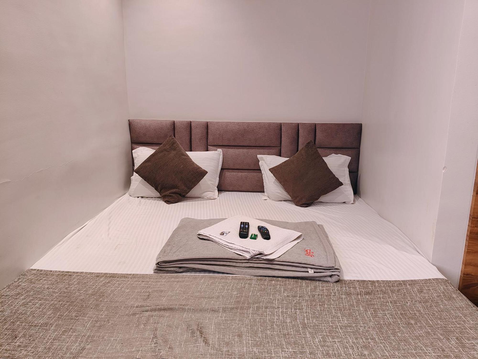Hotel Pragati Inn Ahmednagar Dış mekan fotoğraf