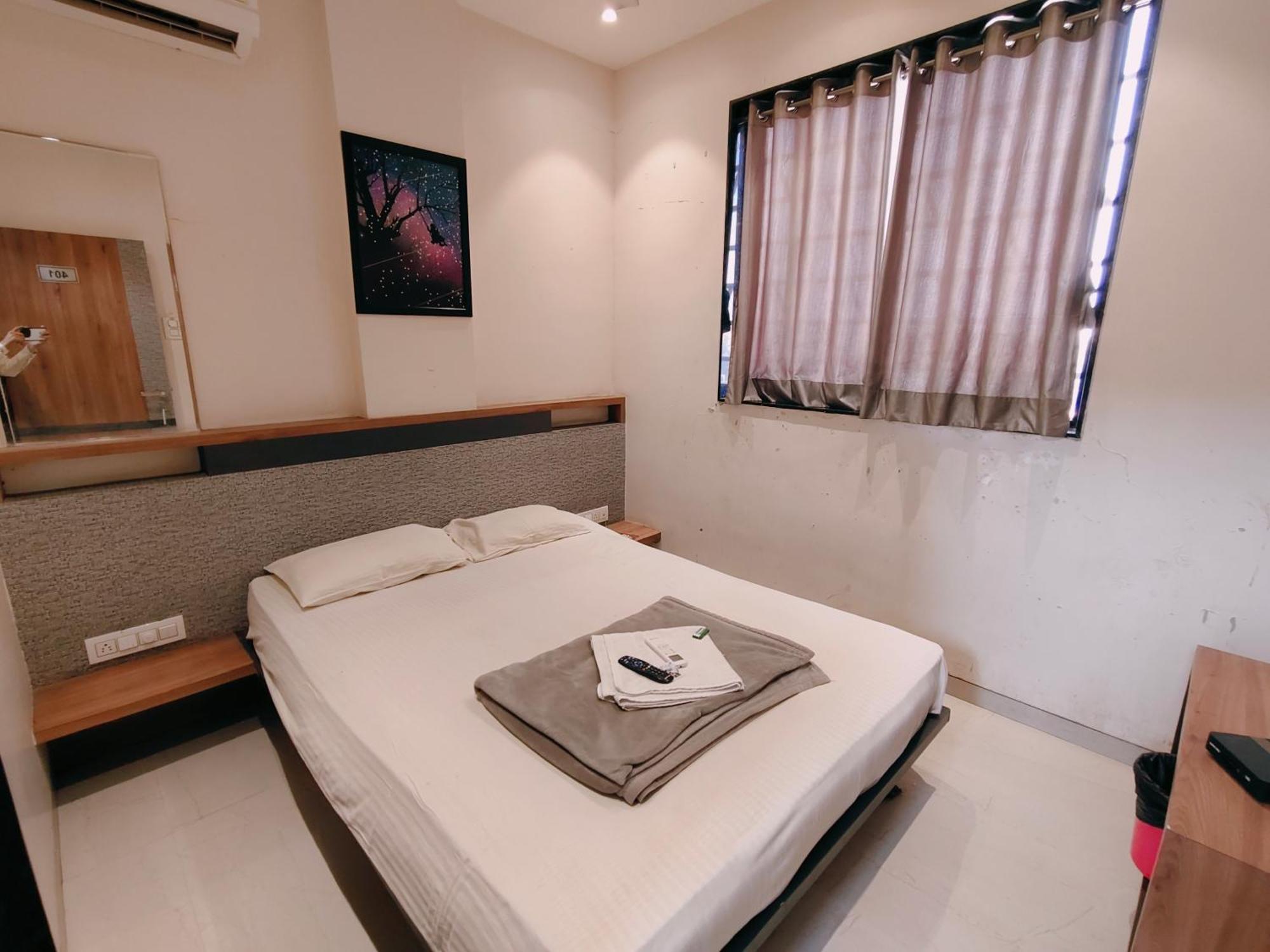 Hotel Pragati Inn Ahmednagar Dış mekan fotoğraf