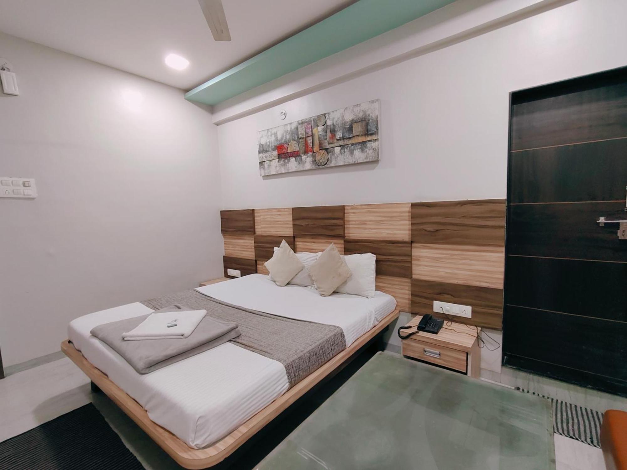 Hotel Pragati Inn Ahmednagar Dış mekan fotoğraf