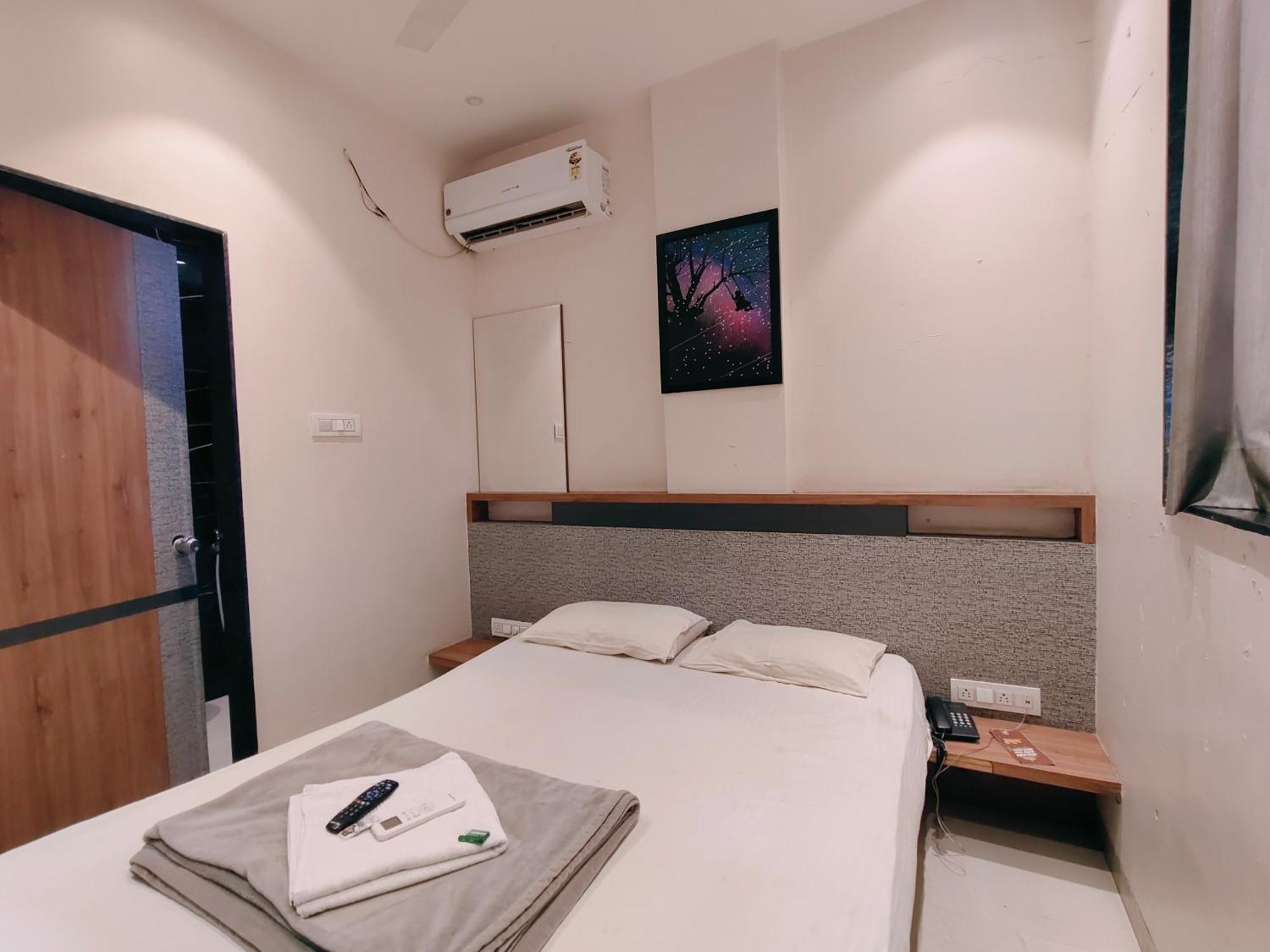 Hotel Pragati Inn Ahmednagar Dış mekan fotoğraf