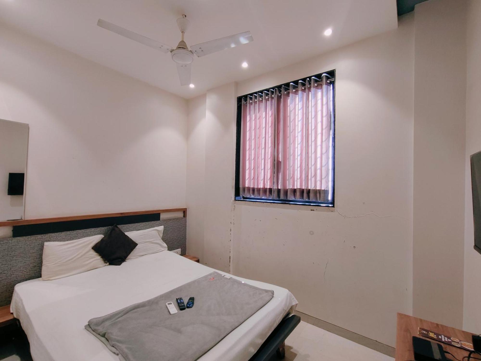 Hotel Pragati Inn Ahmednagar Dış mekan fotoğraf