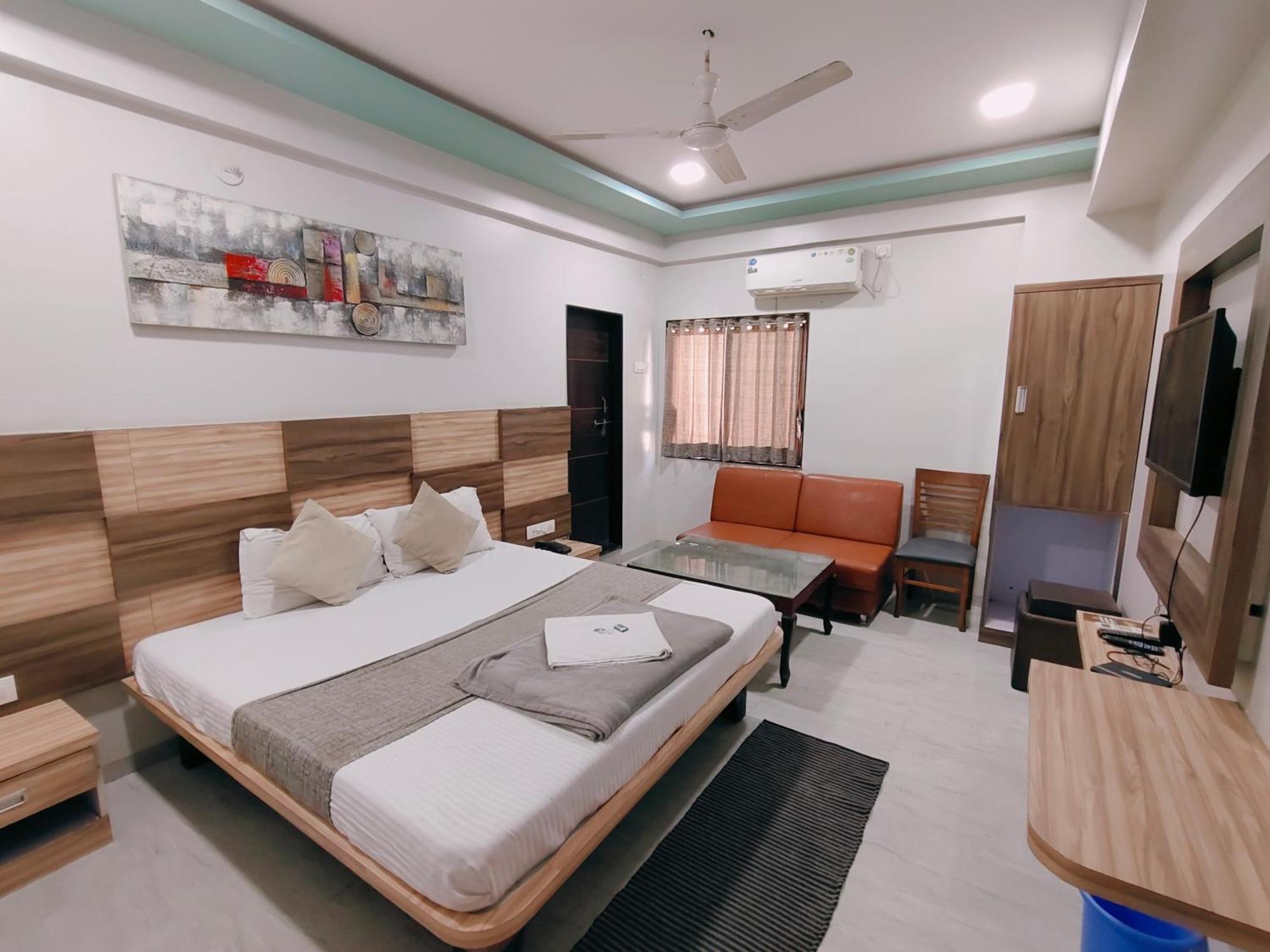 Hotel Pragati Inn Ahmednagar Dış mekan fotoğraf