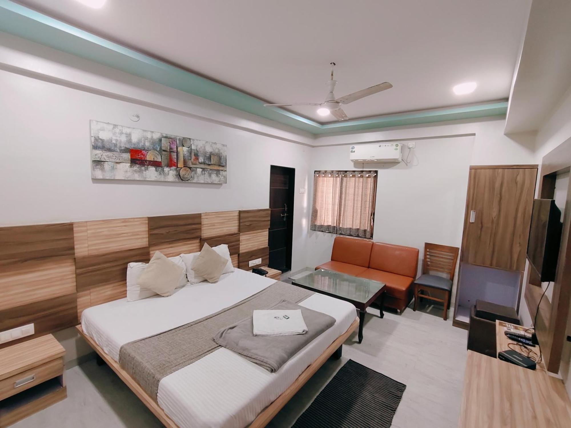 Hotel Pragati Inn Ahmednagar Dış mekan fotoğraf